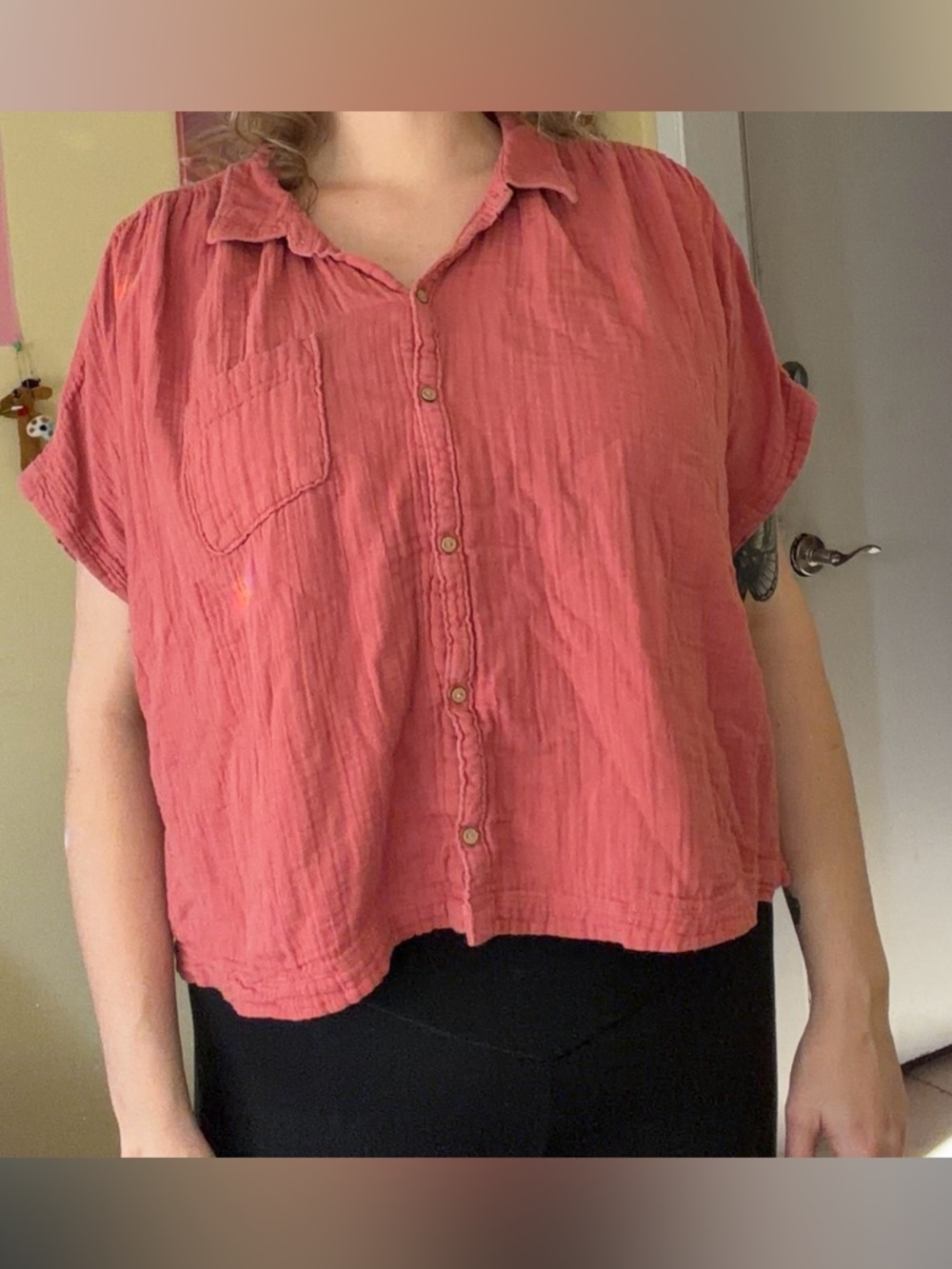 Old Navy Button-Front Short Sleeve Top in Rose Pink